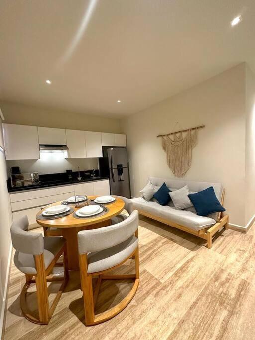 Apartment New Pool View Cozy / Jacuzzi, Gym & Pool *