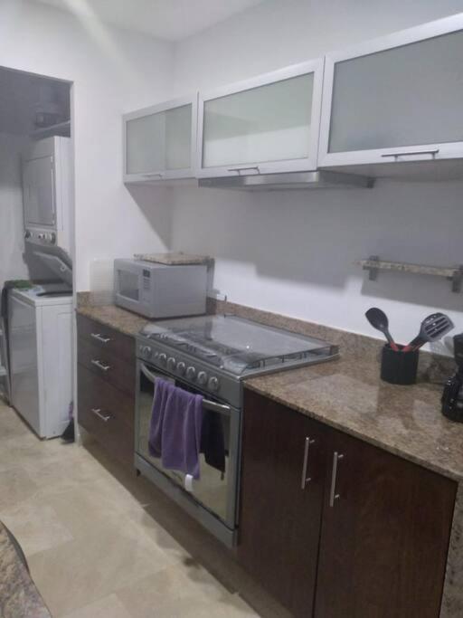 Comodo Departamento Con Alberca. Appartement Playa del Carmen