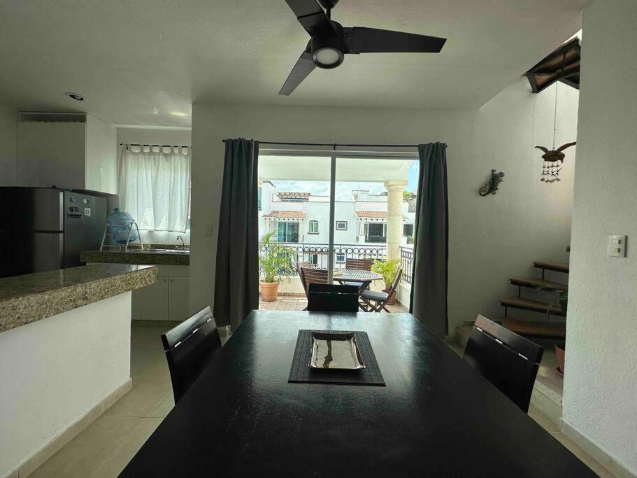 G302 - Perfectly Located Penthouse With Heated Pool! Apartment *