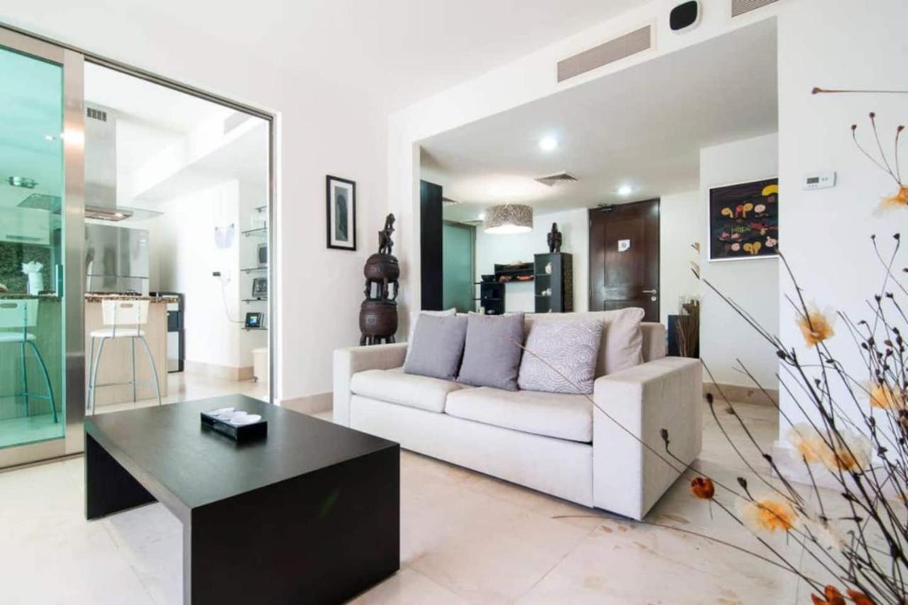 Luxurious & In Playa Steps From The Playa del Carmen