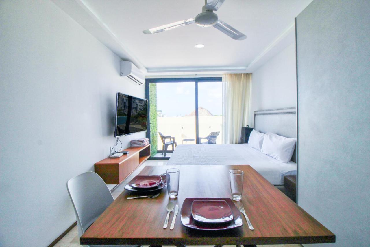 One Paralia 405 Hotel *
