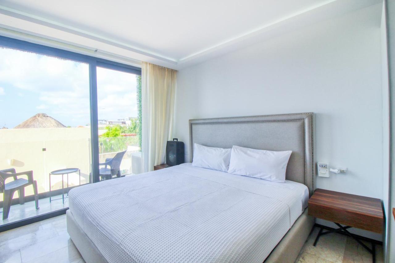 One Paralia 405 *