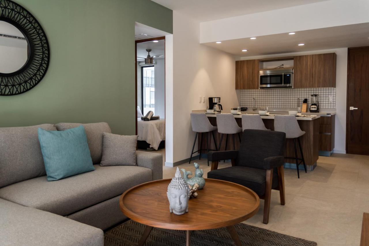 Fancy 3 Bedroom In Downtown Playa Rooftop Pool Gym Playa del Carmen