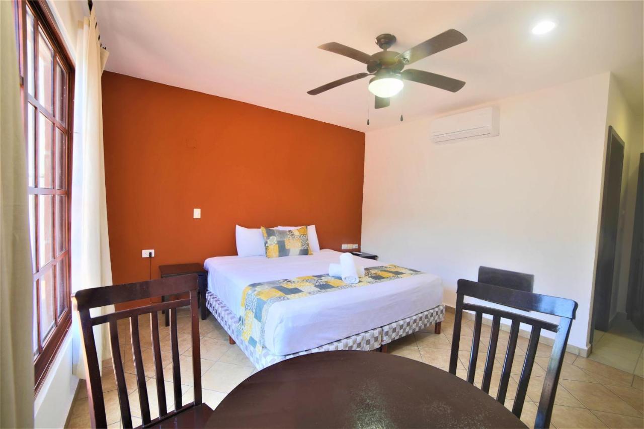 Colonial Hotel