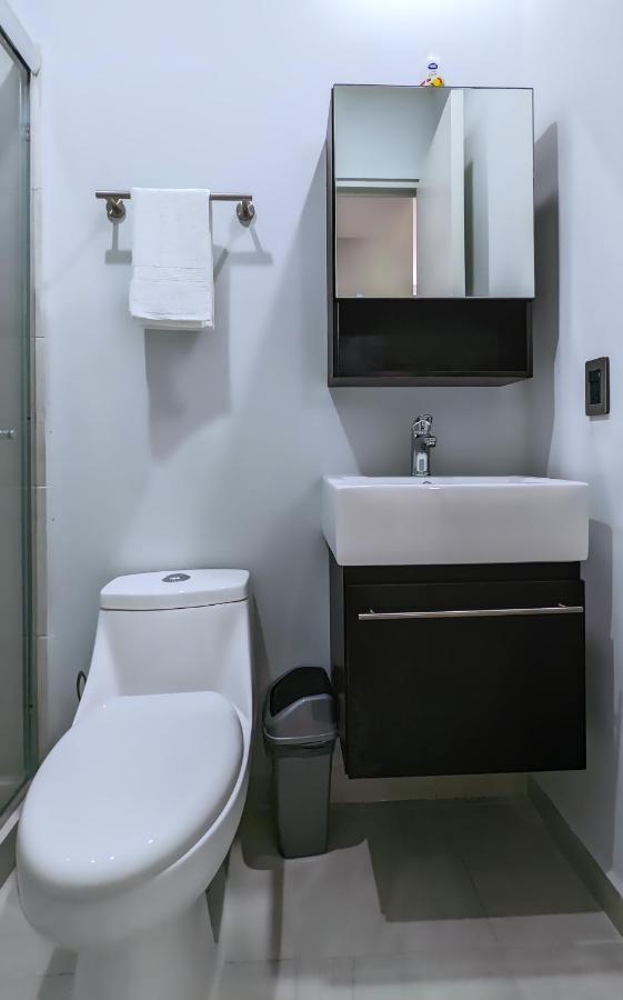 Riviera - New 2br W. Big Pool & Jacuzzi