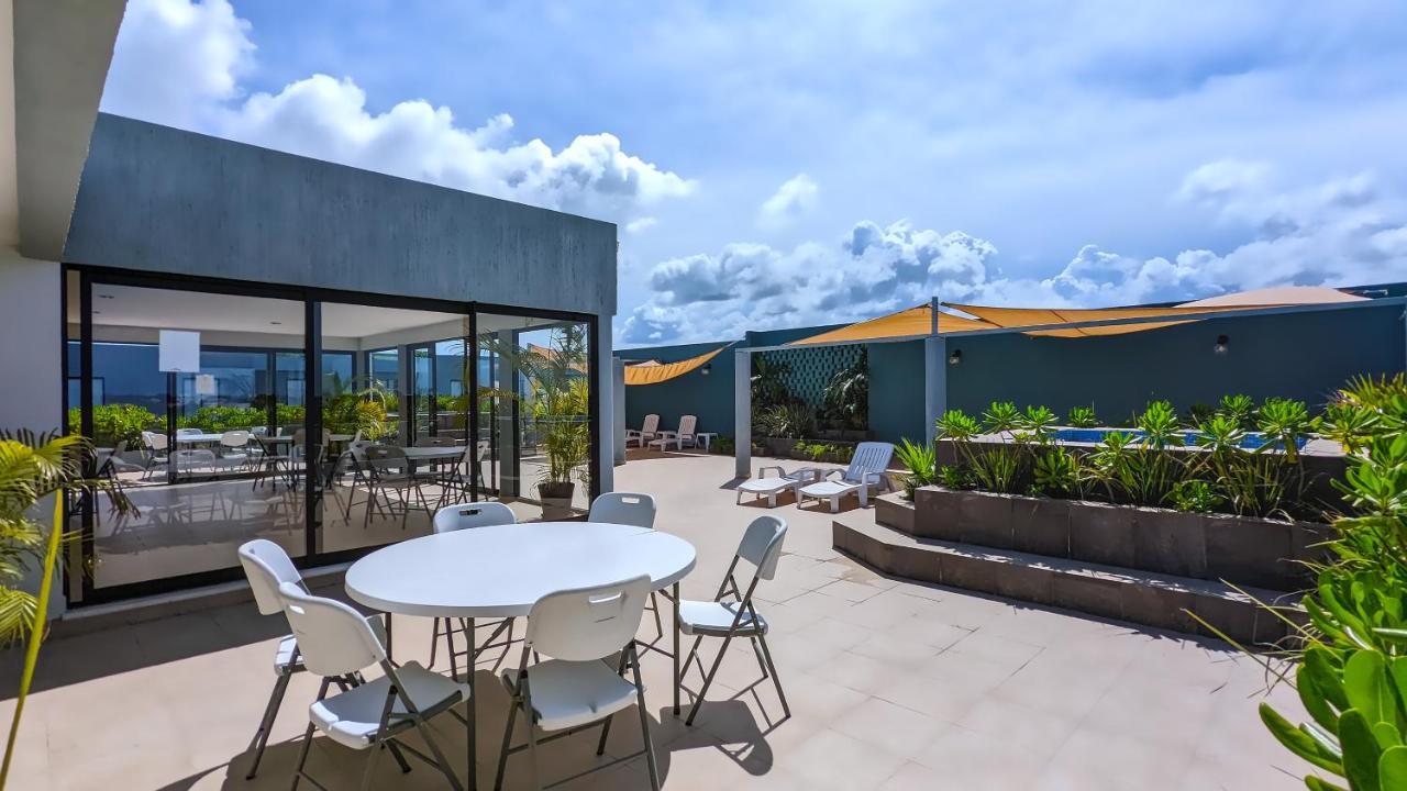 Riviera - New 2br W. Big Pool & Jacuzzi *