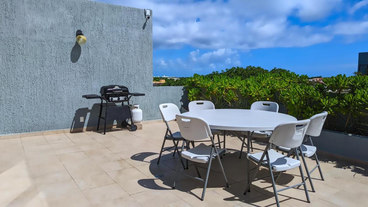 Riviera - New 2br W. Big Pool & Jacuzzi
