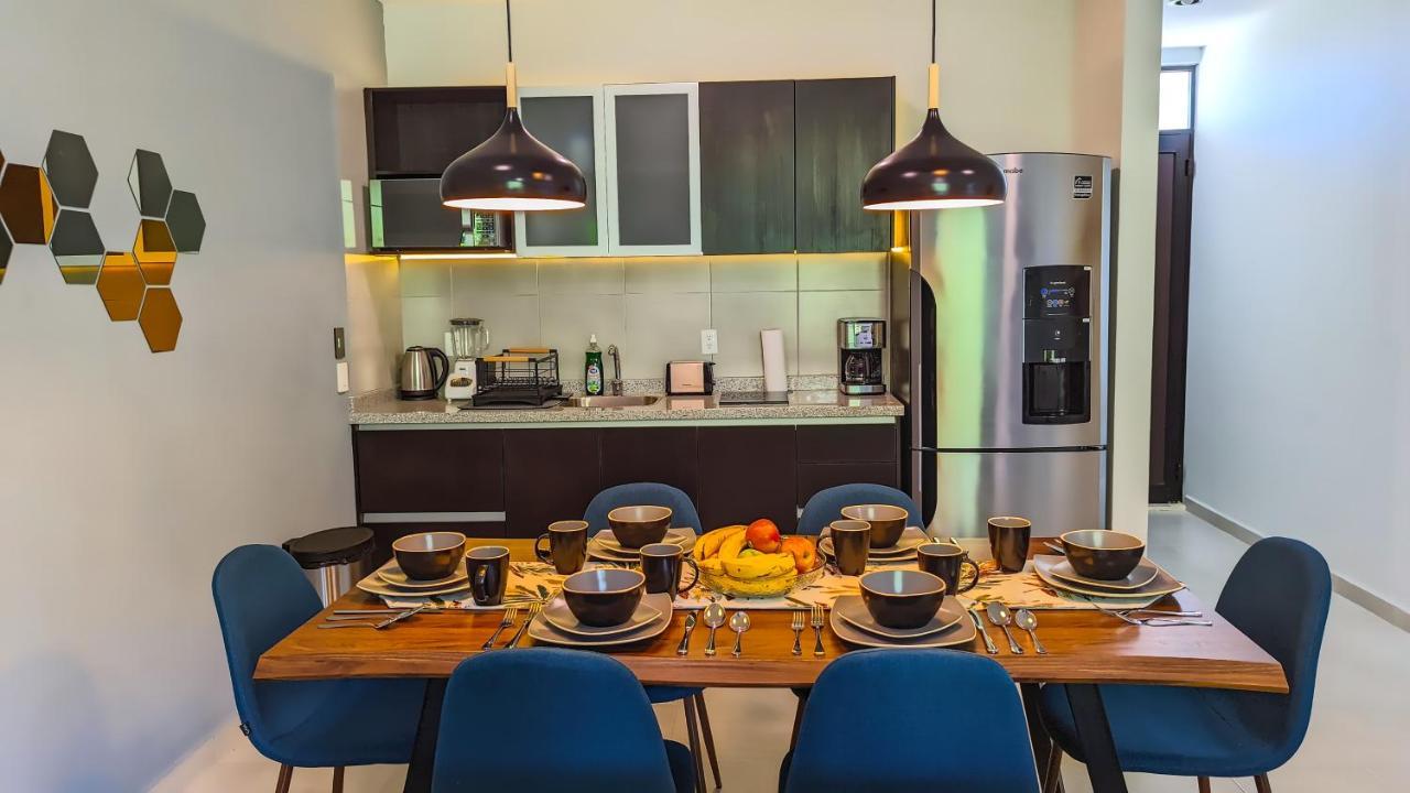 Riviera - New 2br W. Big Pool & Jacuzzi