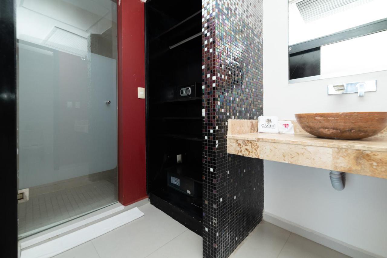 Hotel Cache