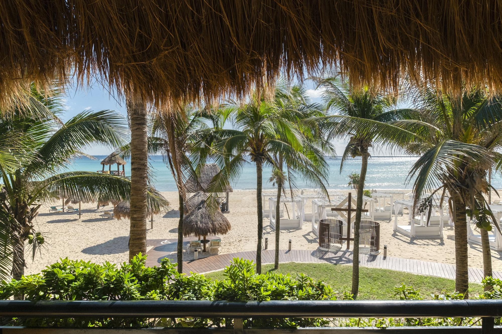 Iberostar Waves Tucan Resort
