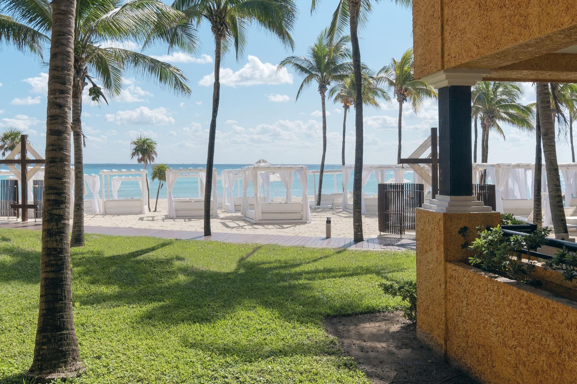 Resort Iberostar Waves Tucan