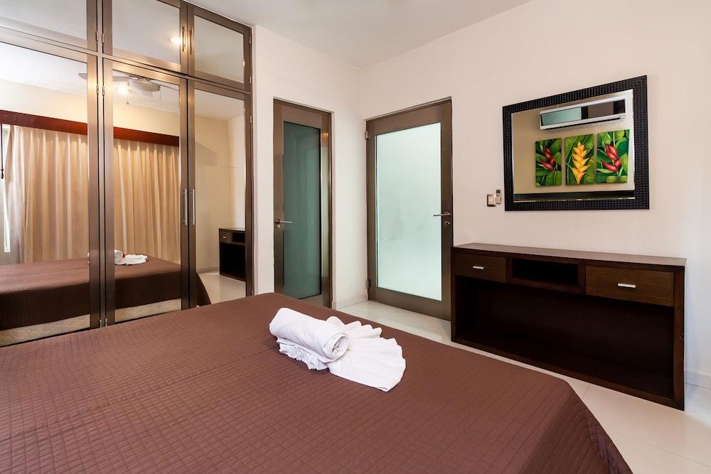 Aparthotel Encanto Riviera