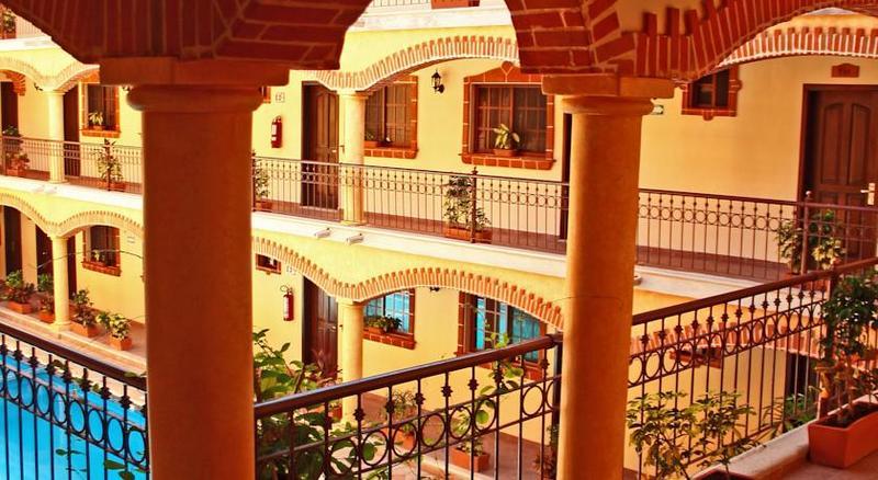 Colonial Hotel 3*