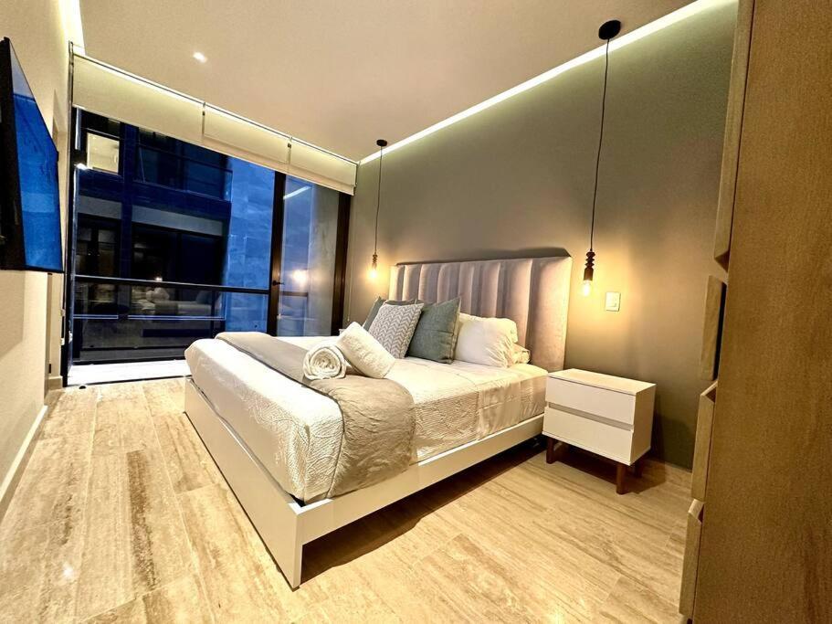 Modern Loft With Rooftop Pool & Steps From The By Solmar