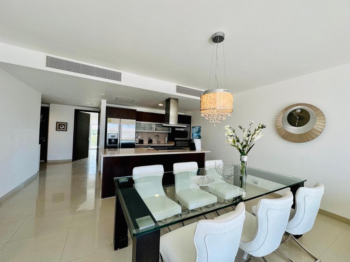 Luxury Beachfront At Mareazul Apartment