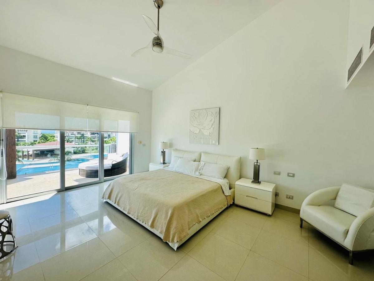Luxury Beachfront At Mareazul Apartment *