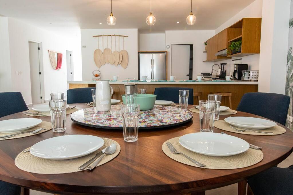 Beautiful 4br, Up To 8 Guests, Private Pool, 10 Min To Holiday home Playa del Carmen