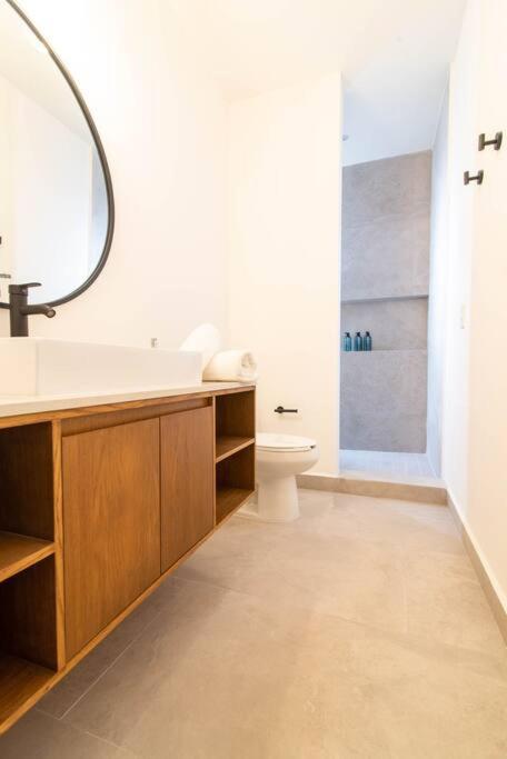 Beautiful 4br, Up To 8 Guests, Private Pool, 10 Min To Holiday home