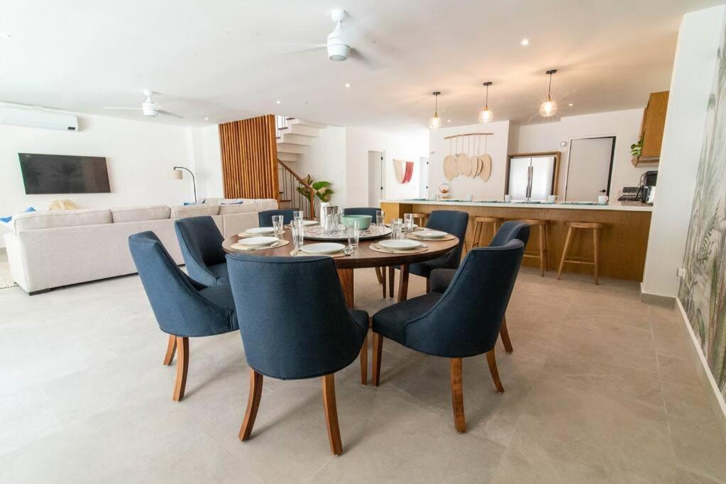Beautiful 4br, Up To 8 Guests, Private Pool, 10 Min To Holiday home