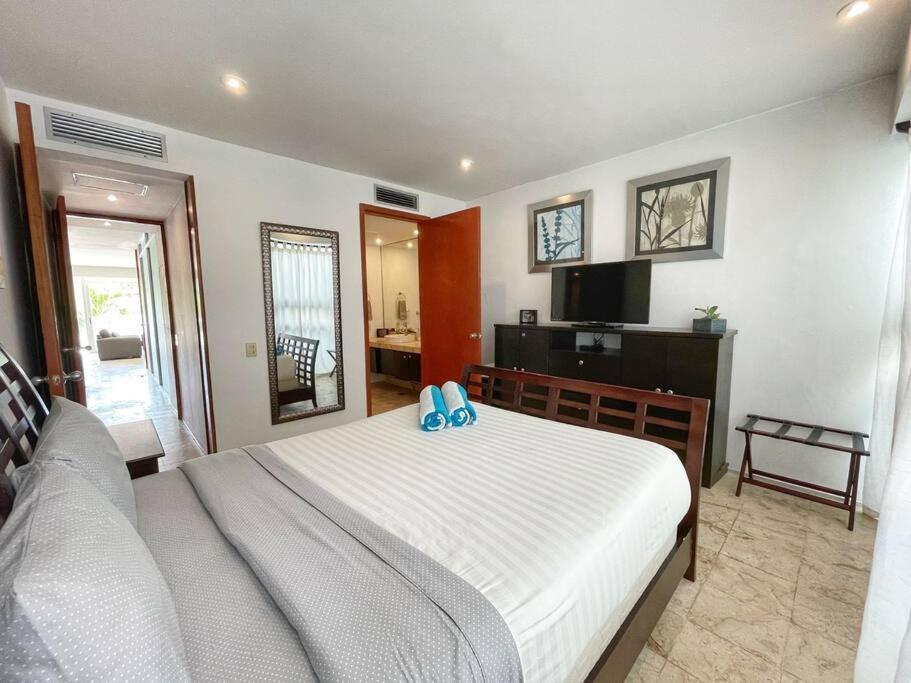 Excellent 3 Bd Steps The Apartment
