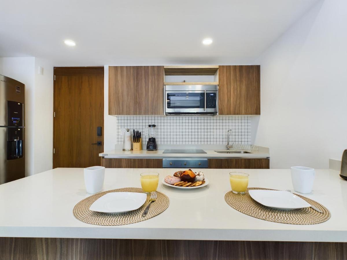 Spacious And Centrally A Few Streets From The By Yeah Apartment