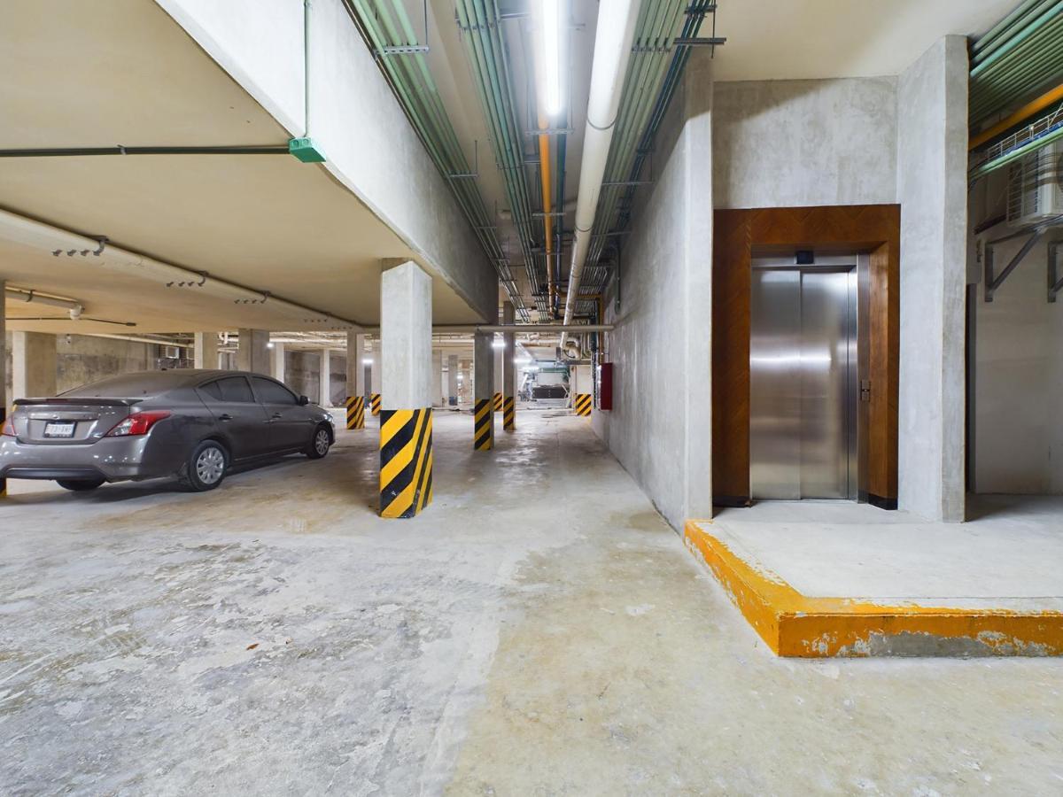 Apartment Spacious And Centrally A Few Streets From The By Yeah