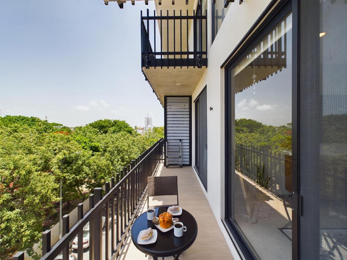 Spacious And Centrally A Few Streets From The By Yeah Playa del Carmen
