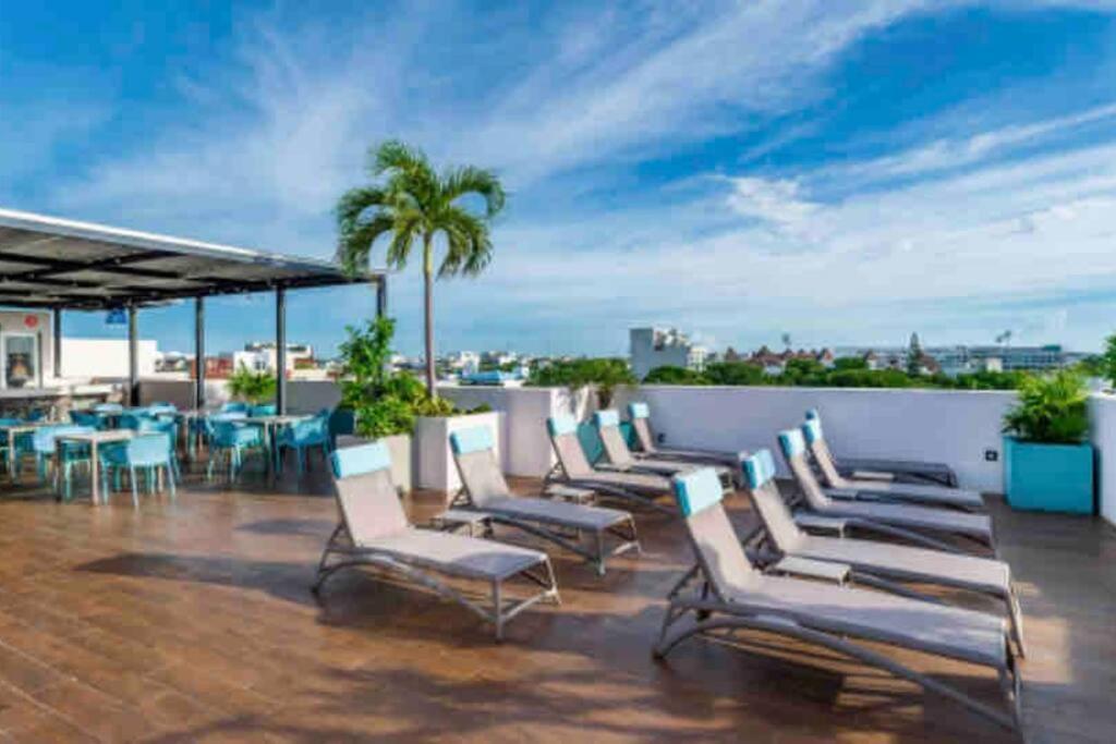 Ideally Located Steps From The 5th Avenue * Playa del Carmen