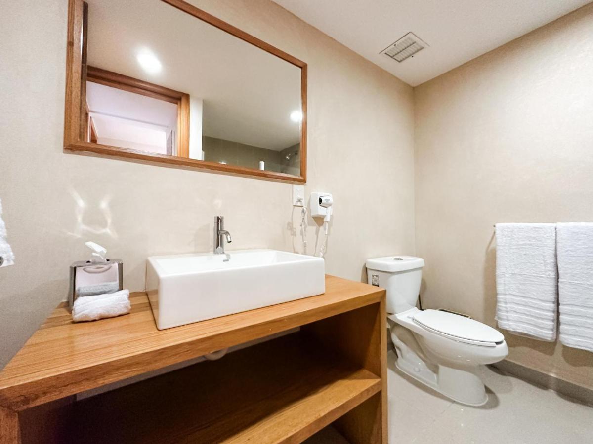 Apartment Azulb15 3 Bedroom Playacar Phase Ii Playa del Carmen
