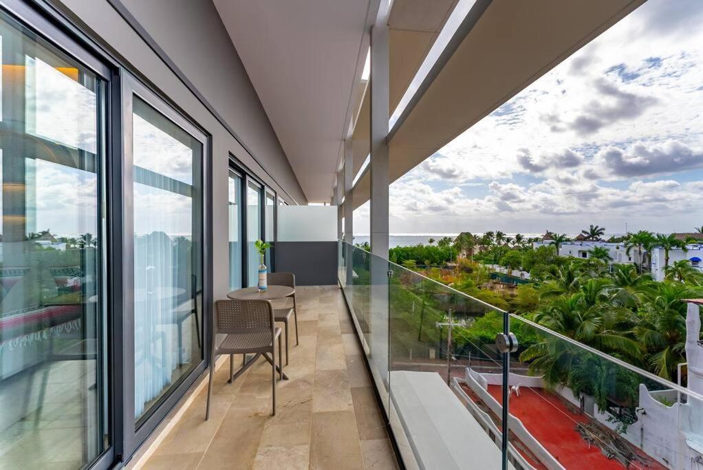 Casa Camaleon Luxury Condominium. Sea Views. Pools
