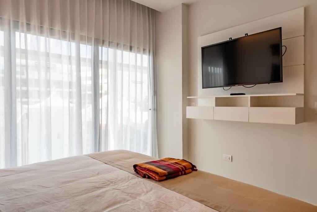 Casa Camaleon Luxury Condominium. Sea Views. Pools