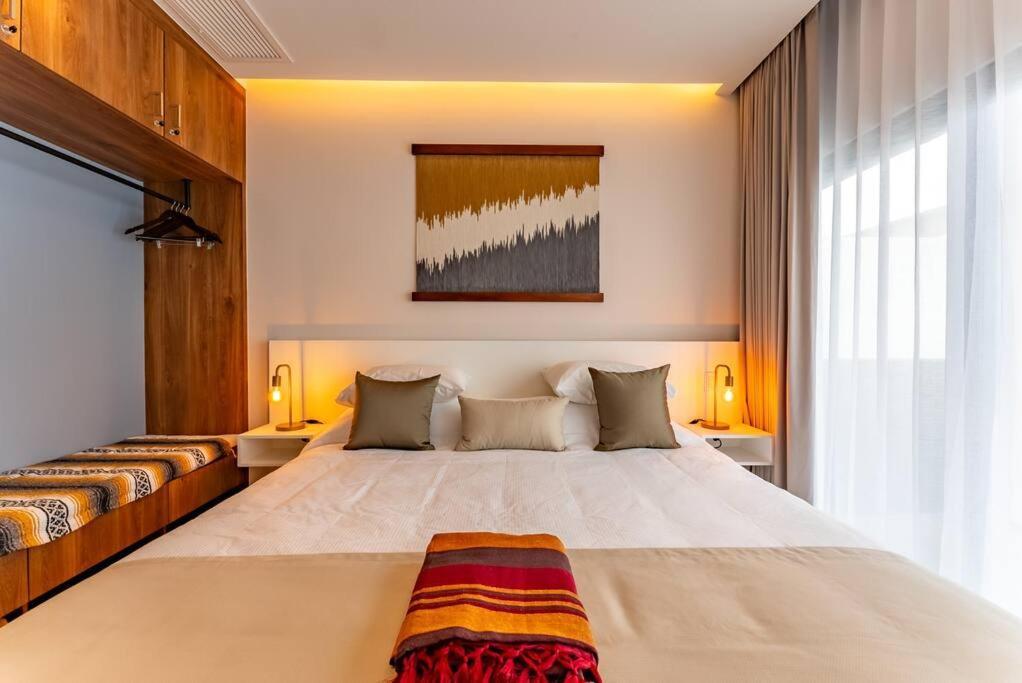 Casa Camaleon Luxury Condominium. Sea Views. Pools Apartment *