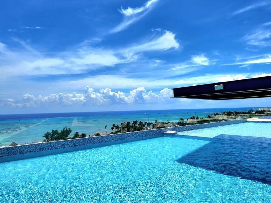 Casa Camaleon Luxury Condominium. Sea Views. Pools *