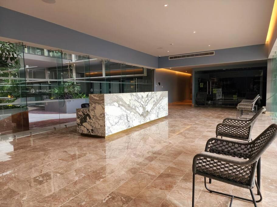 Casa Camaleon Luxury Condominium. Sea Views. Pools Apartment