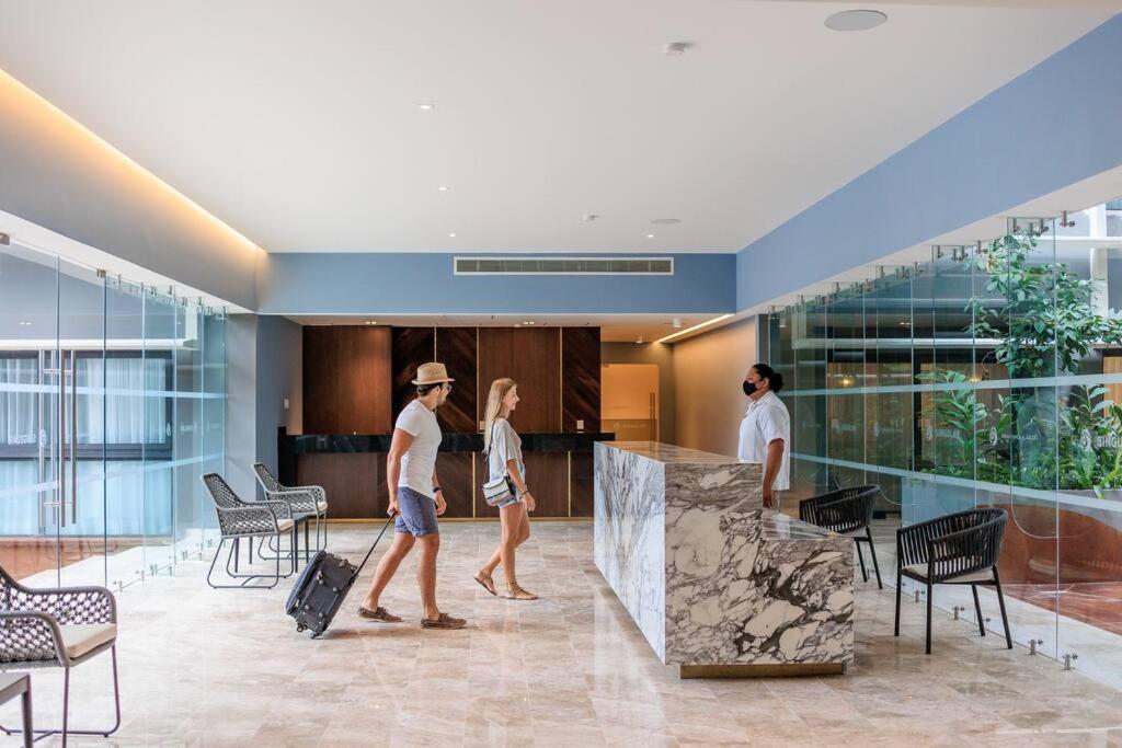 Casa Camaleon Luxury Condominium. Sea Views. Pools *