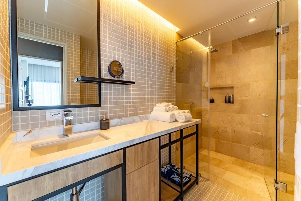 Casa Camaleon Luxury Condominium. Sea Views. Pools Playa del Carmen