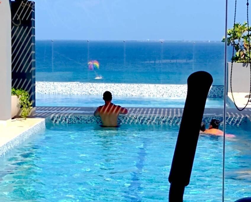 Casa Camaleon Luxury Condominium. Sea Views. Pools