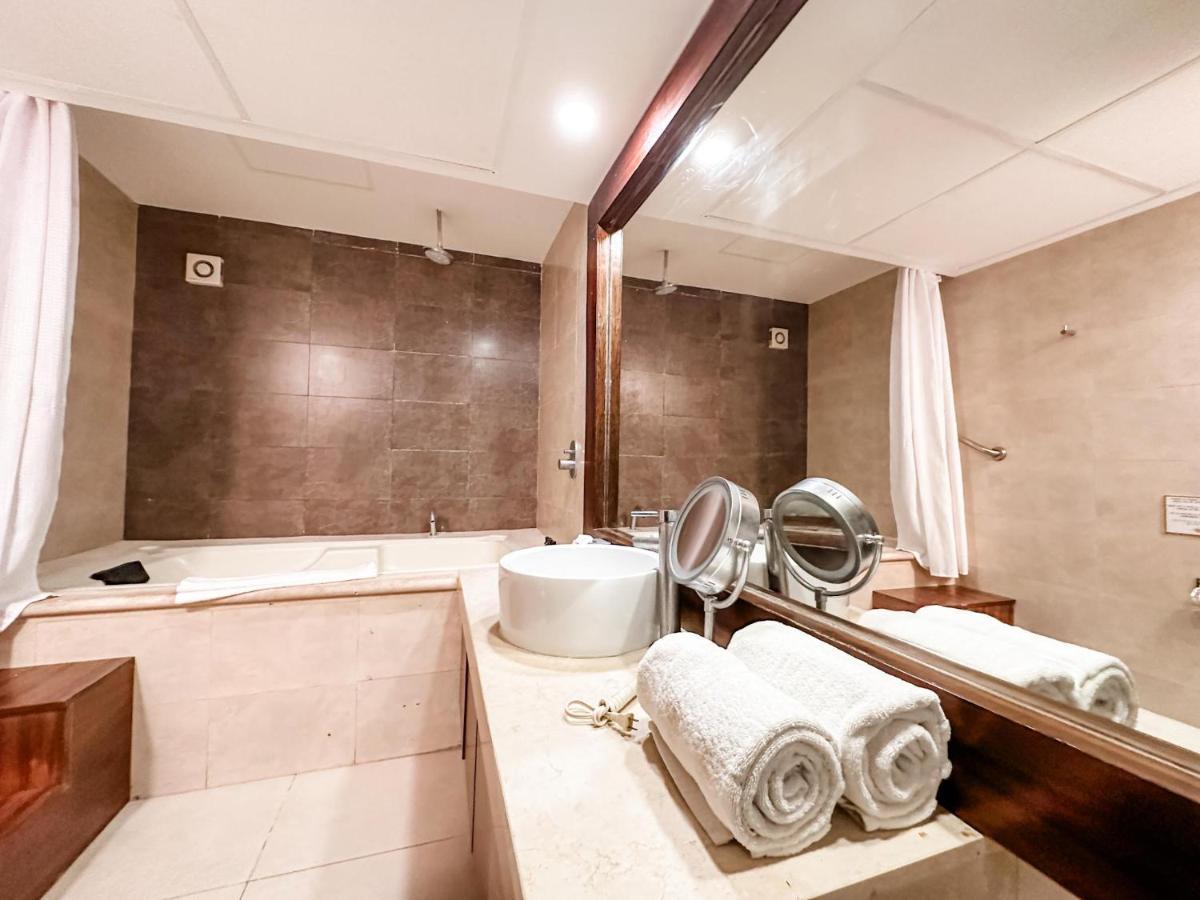 Apartment Ata32 2 Beds Close Beach Gym Big Pool Wifi Parking Playa del Carmen