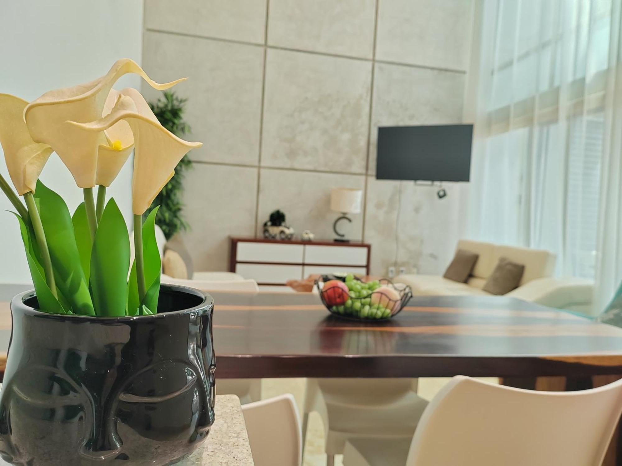 Apartamento Luxurious & In Playa Steps From The *