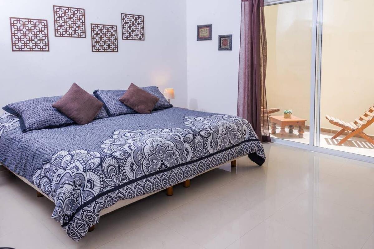 Modern Condo, Just Steps To Mamitas & 5th Apartment *
