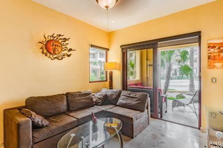 Oceanfront A Block Off 5th In Heart Of Playa Holiday home