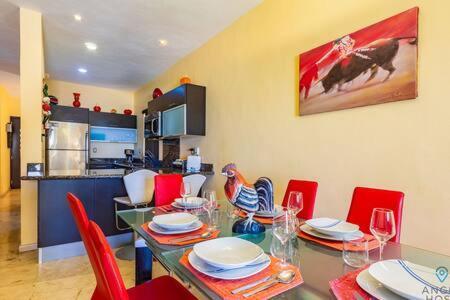 Oceanfront A Block Off 5th In Heart Of Playa Holiday home