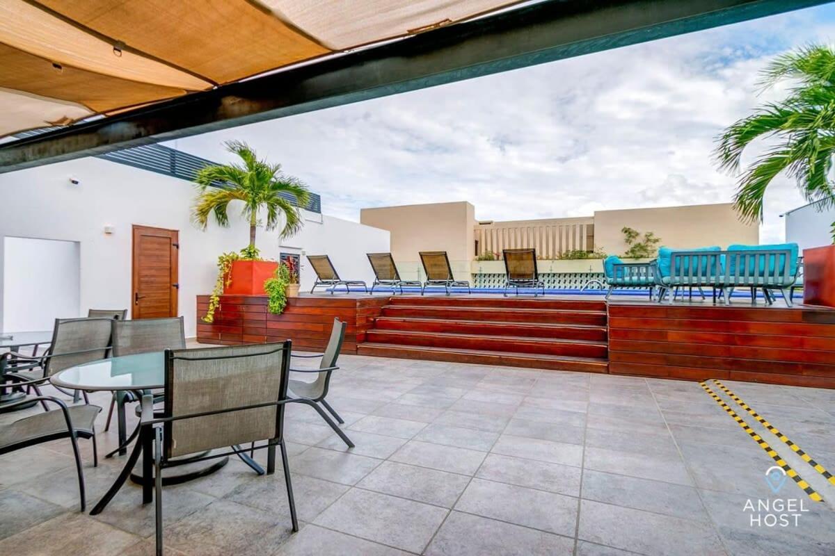 Holiday home With Amenities Sleeps 8 Roof Pool Gym