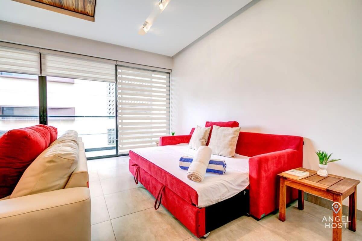 Holiday home With Amenities Sleeps 8 Roof Pool Gym