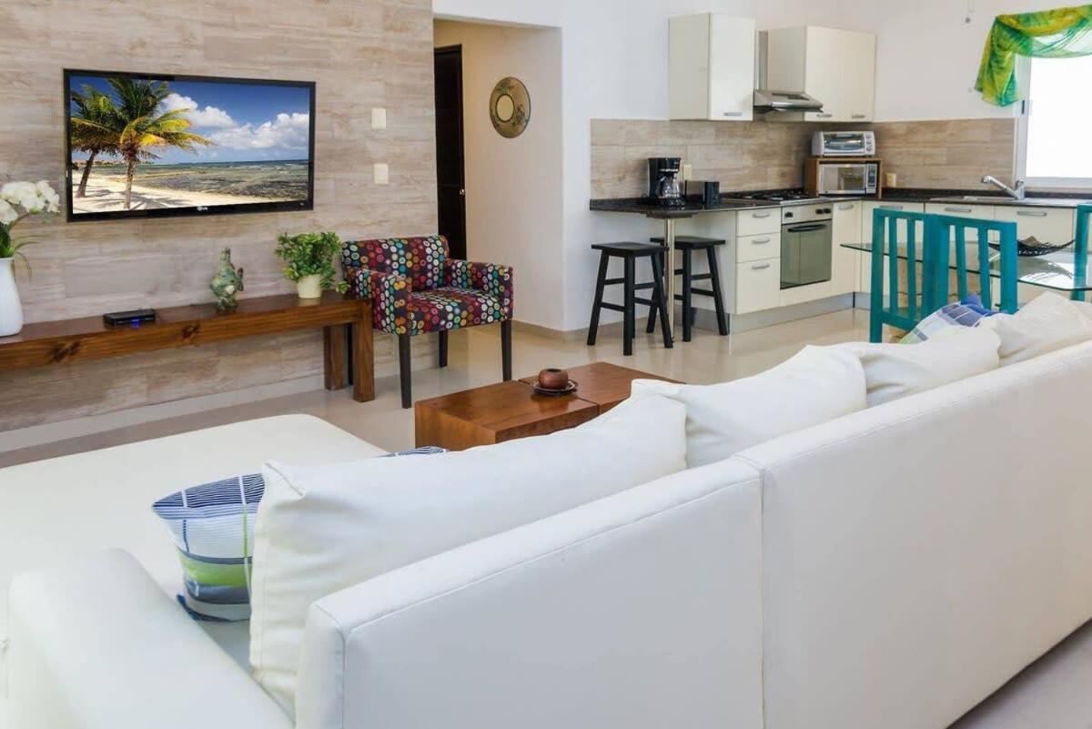 Modern Condo, Just Steps To Mamitas & 5th Apartment *