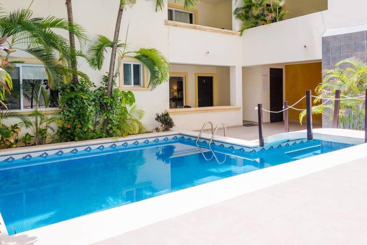 Modern Condo, Just Steps To Mamitas & 5th Apartment Playa del Carmen