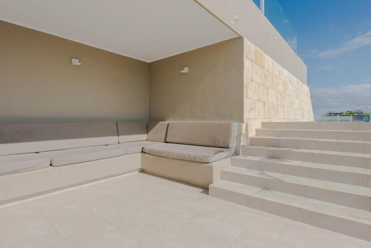 Holiday home Chic Space, Private Balcony, Roof Pool, Good Wifi