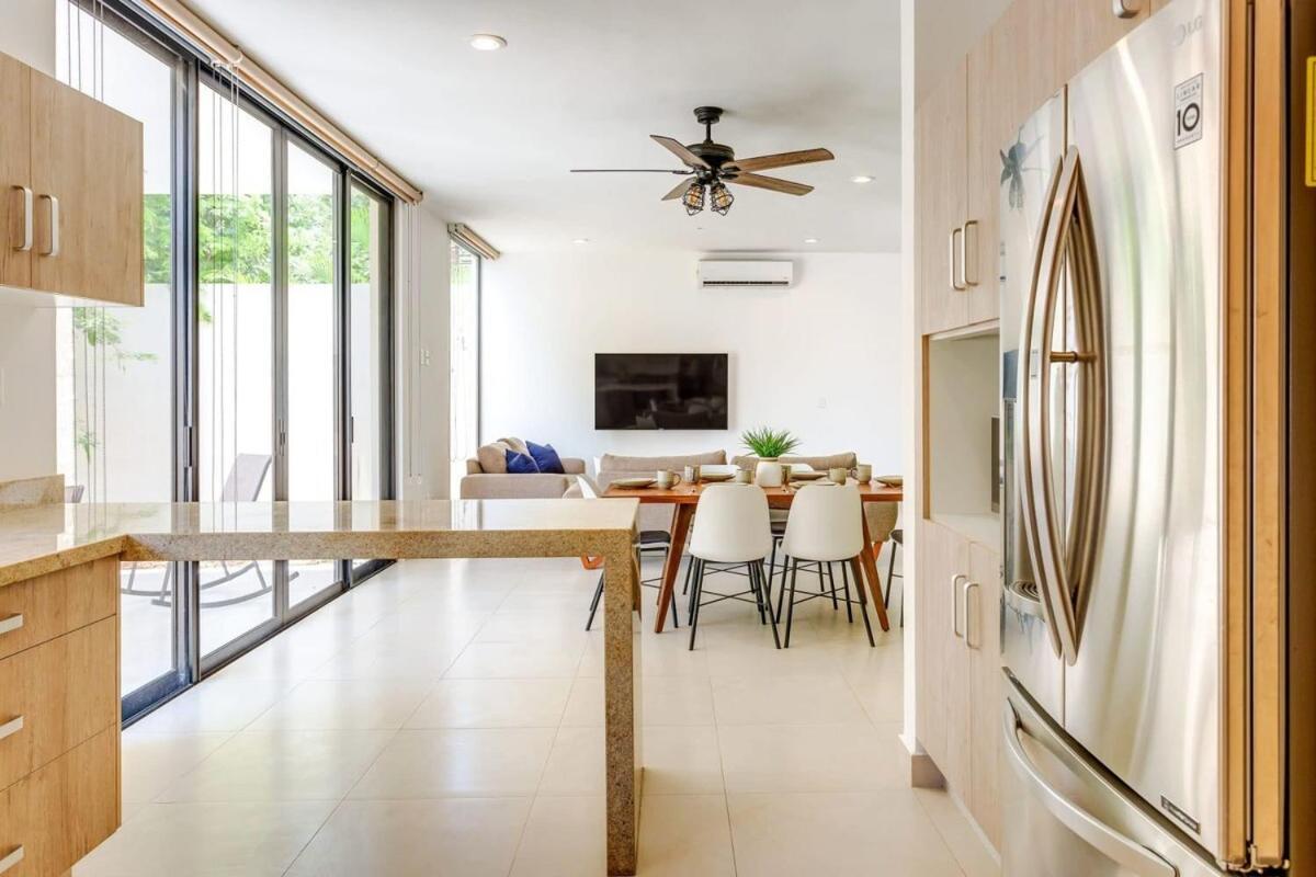 New Palmara With Pool And Paddle Court Gated Casa de férias Playa del Carmen