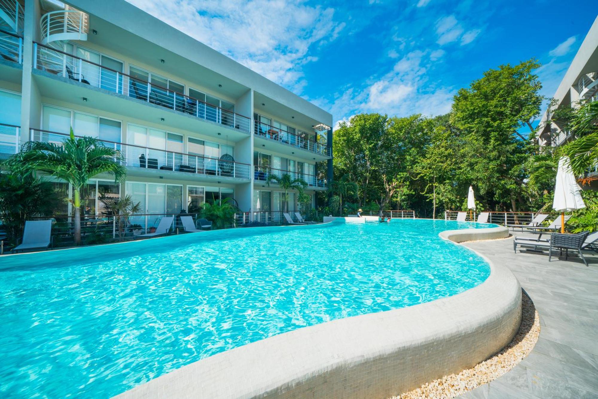 Luxury 2 Bedroom With Pool - At Playacar Ii Bamoa Apartment Playa del Carmen