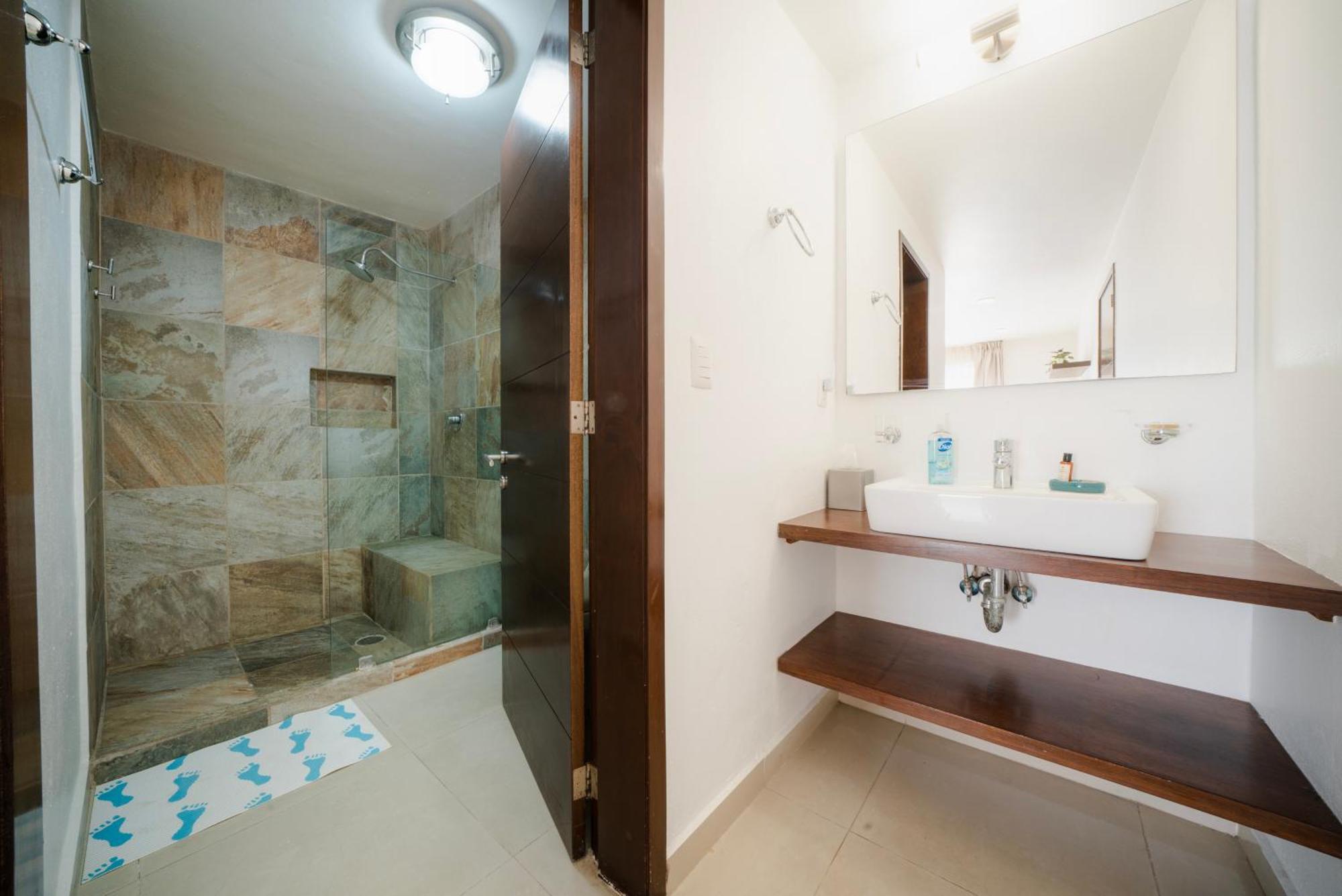 Apartment 2 Bedroom Penthouse With Private Jacuzzi Next To Fifth Avenue And Beach - Plaza Paraiso A203 *